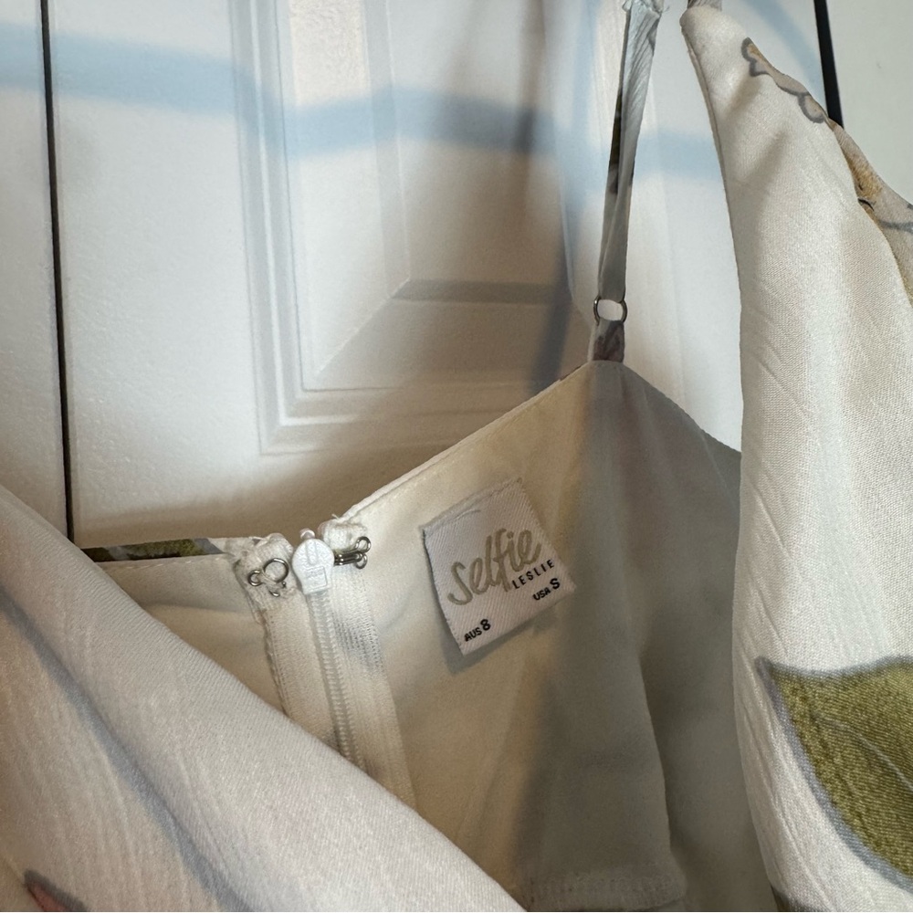 Selfie Leslie “Imelda” v-neck high-low hem dress, white floral, size small - Picture 10 of 11